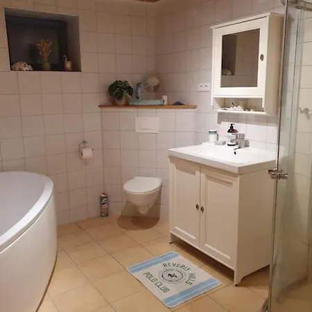 Kellergeschosswohnung Mit Aussicht Und Terasse Apartamento Jørpeland